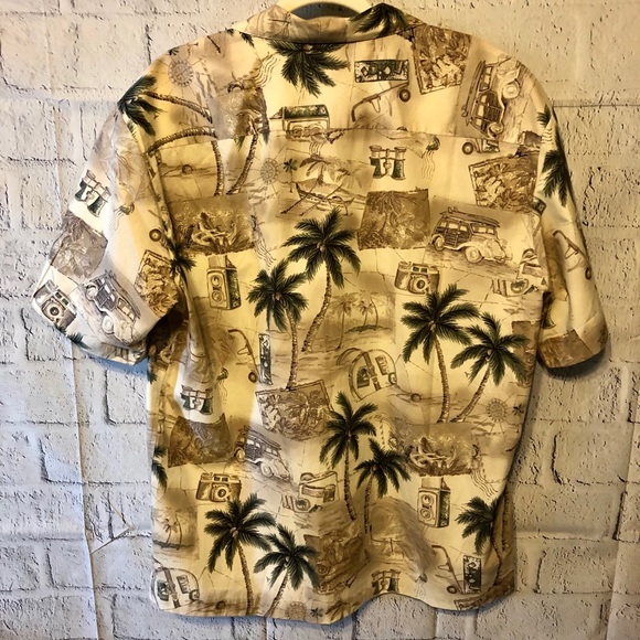 Men’s Batik Bay Button-Down Shirt - Picture 2 of 4